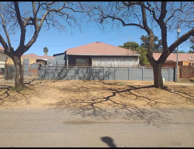 3 BEDROOM HOUSE FOR SALE IN PRETORIA WEST